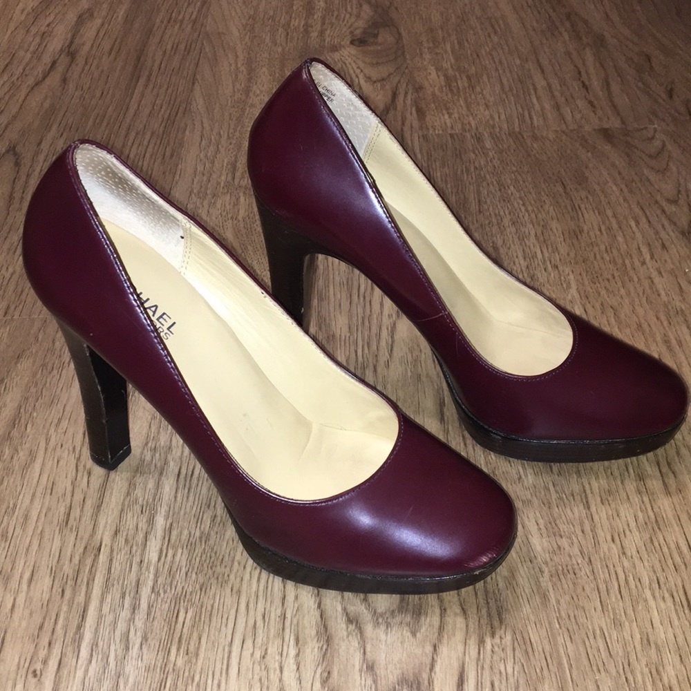 Michael Kors ‘Raceway’ Platform Pump - Picture 6 of 8